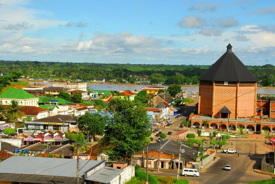 Vista panorâmica do centro de Cruzeiro do Sul e da Catedral